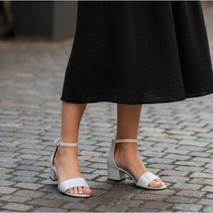 New Sugar “Noelle” Sandals